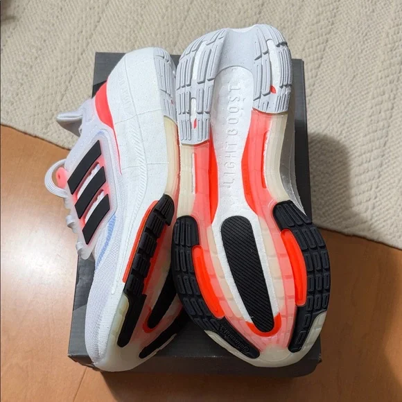 Adidas Ultraboost Light M7/W8.5/40. NIB - Picture 12 of 17